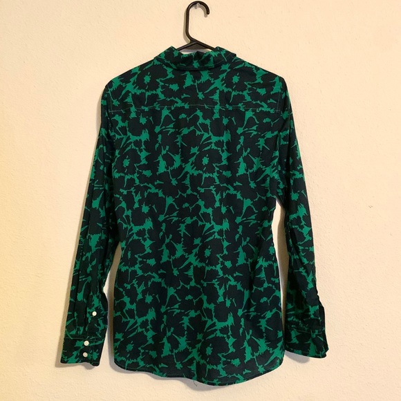 Gap fitted boyfriend button down - Picture 9 of 10